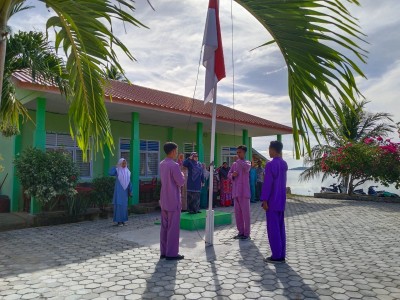 Memperingati Hari Pendidikan Nasional 