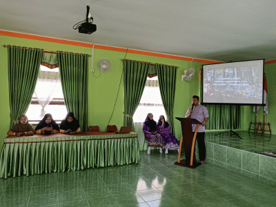 pencaramah kegiatan pesantren kilat oleh guru bidang study 