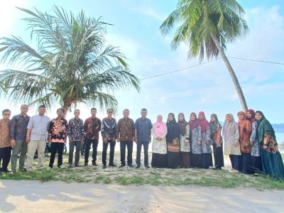 photo bersama instansi dalam kegiatan sosialisasi kurikulum merdeka