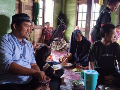 Makan banyak banyak pak